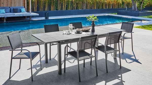 Table HIVAOA 180/240 Plateau HPL Coloris:Châssis Graphite/Plateau HPL Noir Ecotax:Prix de vente comprenant l'éco-taxe de 3,14 € 